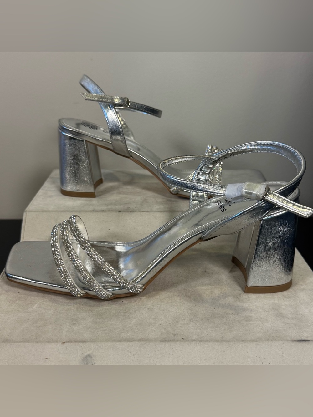 GC Shoes Metallic Silver Braided-Strap Block Heel Sandals, size 10, NWOT
